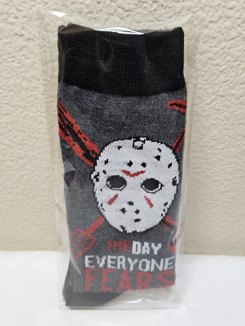 5/$20 Friday The 13th "The Day Everyone Fears" Graphic Men's Socks NEW